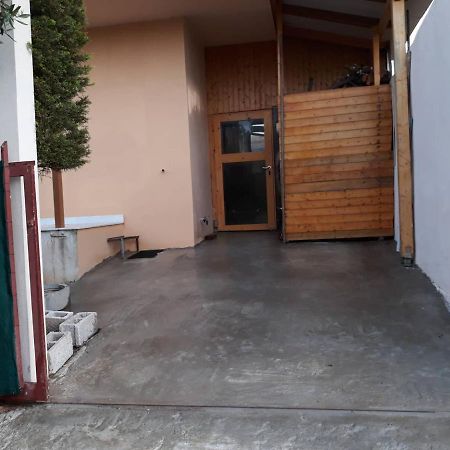 George'S House Apartman Ártemida Kültér fotó