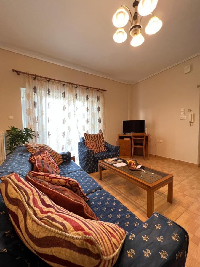 George'S House Apartman Ártemida Kültér fotó